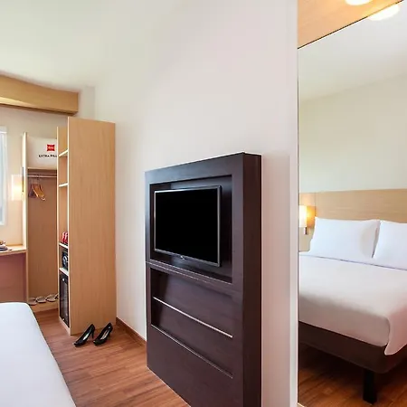 Ibis Manado City Center Boulevard Exterior photo