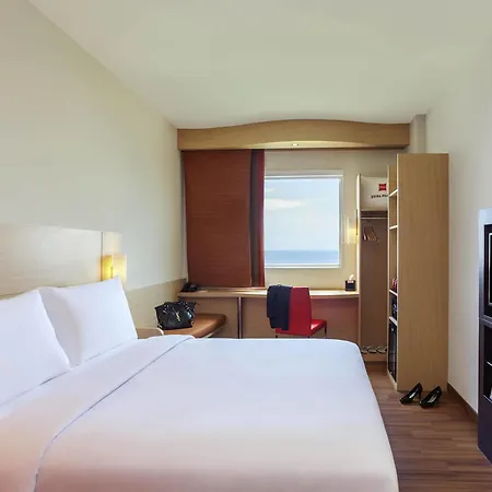Ibis Manado City Center Boulevard Exterior photo