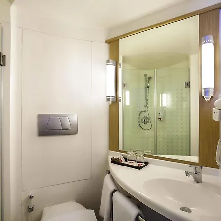 Ibis Manado City Center Boulevard Exterior photo