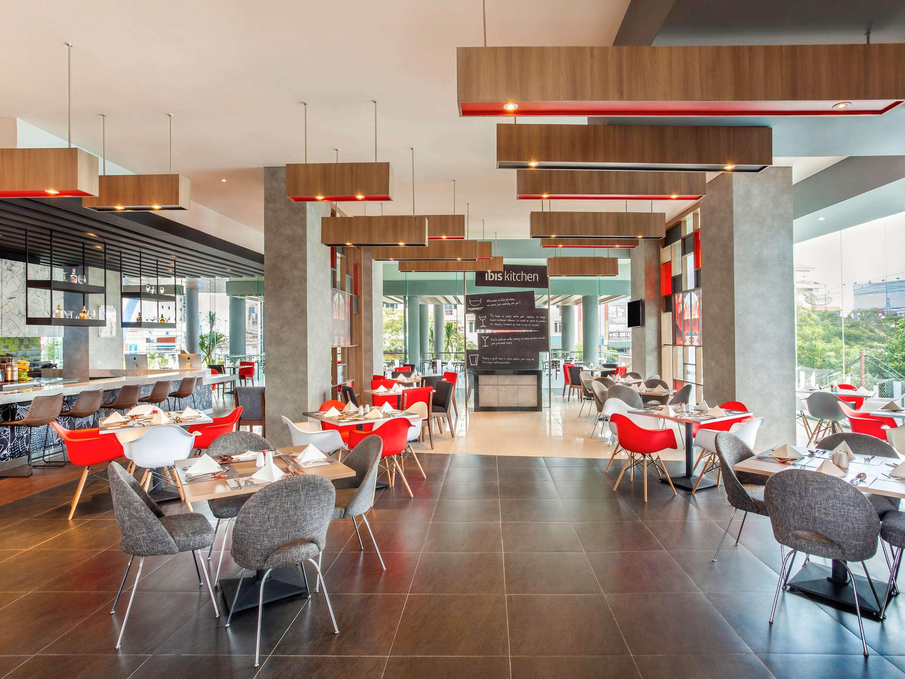 Ibis Center Boulevard 3* Manado
